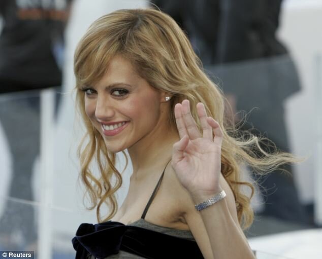 Death of Clueless star Brittany Murphy could have been prevented if her mom called an ambulance 24 hours earlier